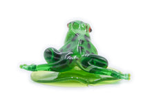 Load image into Gallery viewer, Green frog with leaf
