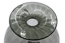 Carica l&#39;immagine nel visualizzatore di Gallery, Vaso grigio con bordo bianco - medio
