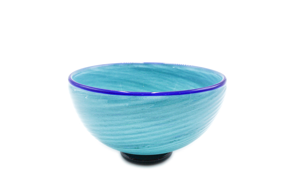 Ciotola azzurra con bordo blu