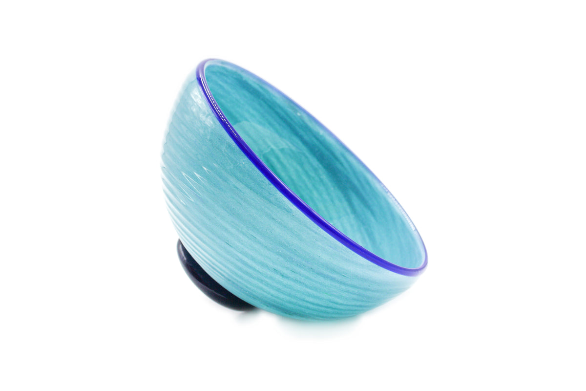Ciotola azzurra con bordo blu