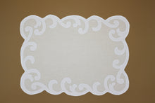 Load image into Gallery viewer, Set-of-2 placemats and napkins - curls - cream / white
